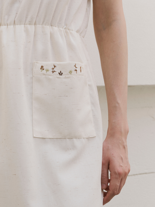 Sleeveless gathered dress